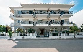 Dionisos Apartments